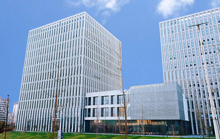 工业厂房钢结构搭建方案对比：重庆先锋建筑有限乐鱼在线注册-乐鱼（中国）
施工优势解析